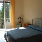 Frühstückspension La Perla Blu 3*