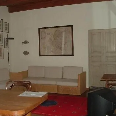 La Perla Blu 住宿加早餐酒店 莱万托