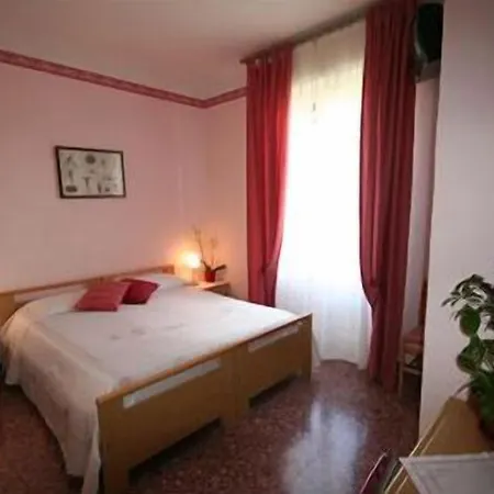 La Perla Blu 莱万托