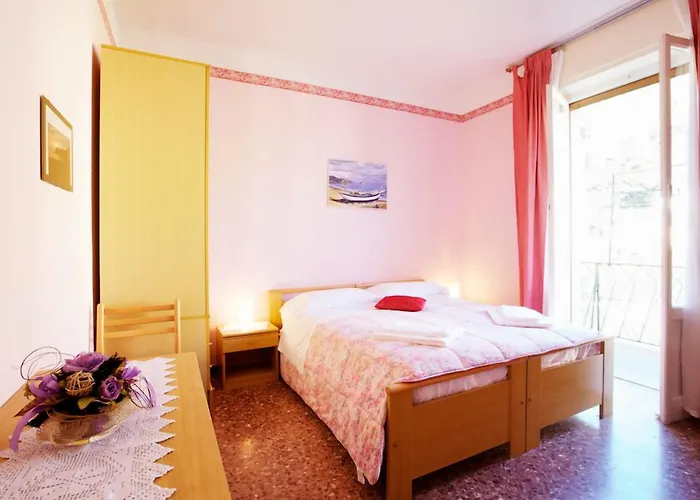 Oda ve Kahvaltı La Perla Blu Levanto