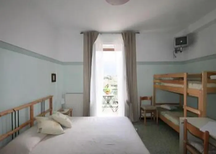 La Perla Blu Oda ve Kahvaltı 3*